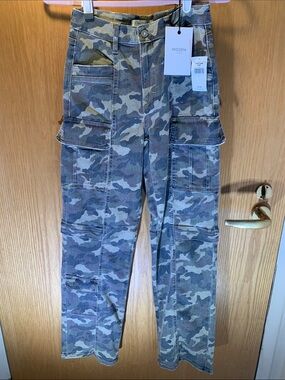 New! HIDDEN Camo Straight-Leg Cargo Pants - Green Camo - size 25